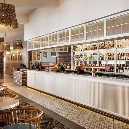 The Beachcomber Hotel & Resort, Ascend Hotel Collection Toukley Zewnętrze zdjęcie The bar at the River Cottage Cafe
